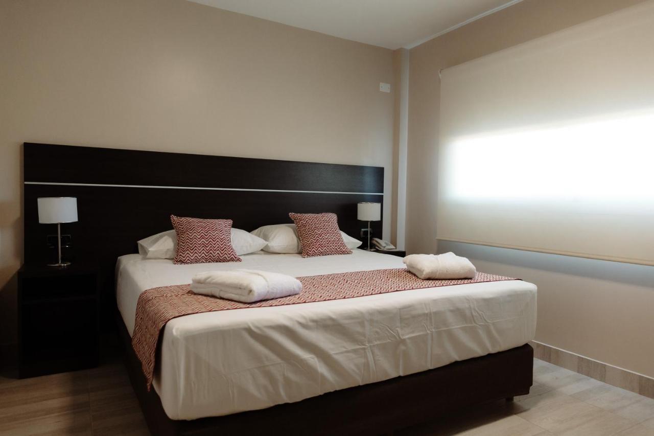 Hotel Batista Posadas Kültér fotó